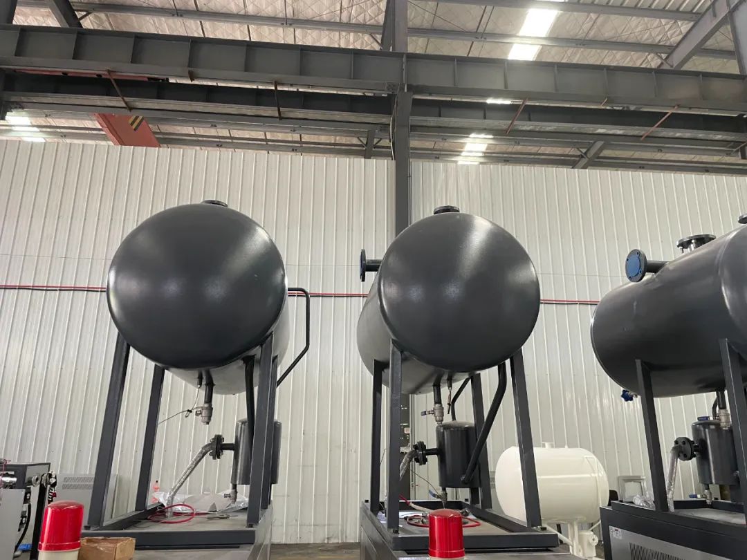 真空热压成型工艺，覆铜板油加热器控制温度精确可靠！