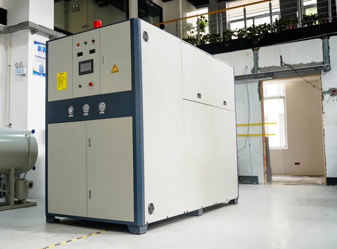 多机一体模温机在SMC模压与LFT-D生产线的控温实践！