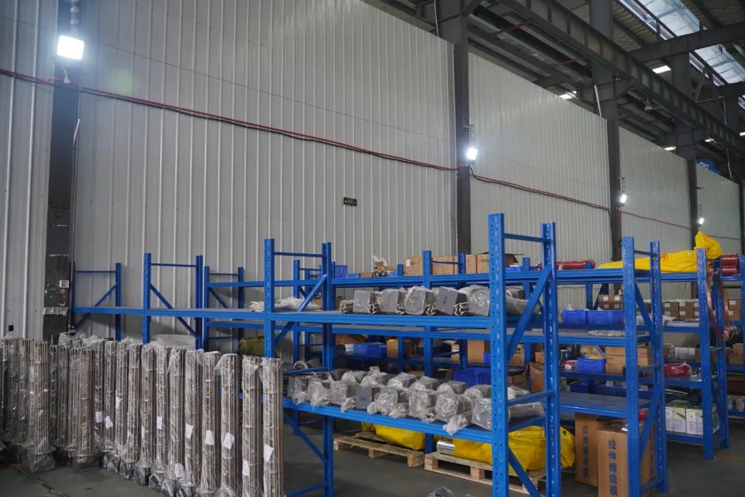 车间使用工业空调降温，实现最大化效益！