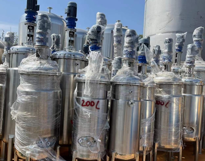 反应釜夹套与模温机的密切关系：为什么说模温机是必不可少的？