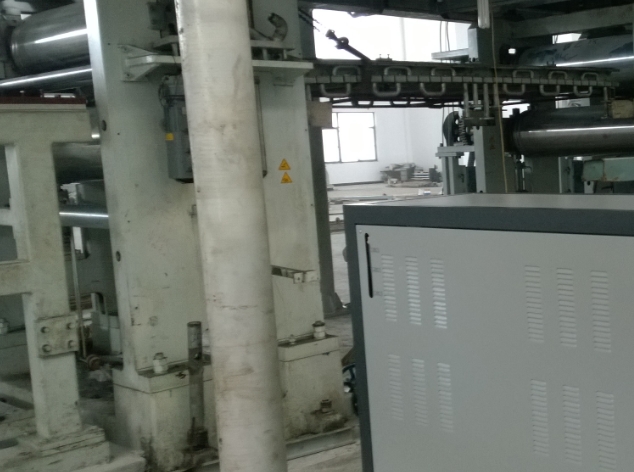 模温机控制辊筒温度，精确控温助力电子元器件生产