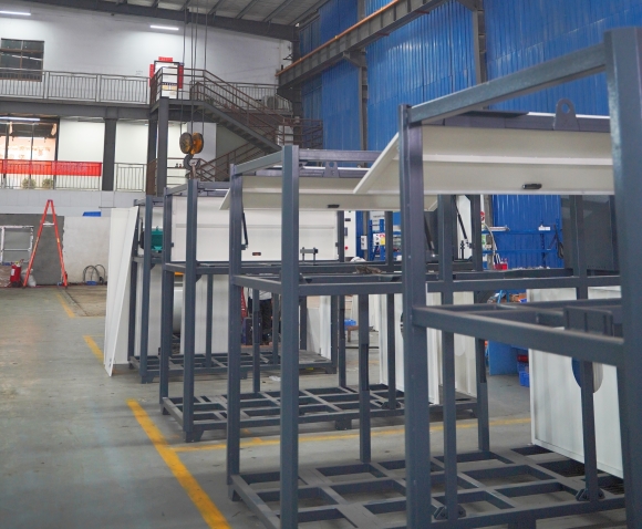 电覆膜专用模温机：优化塑料覆膜工艺的利器